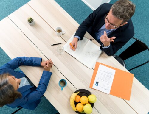 Kuinka headhunterit pitävät yhteyttä potentiaalisiin työnhakijoihin?