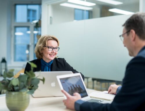 When to Use a Recruitment Service?